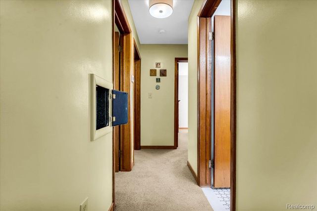 26215 ALLEN Road, Woodhaven, MI 48183