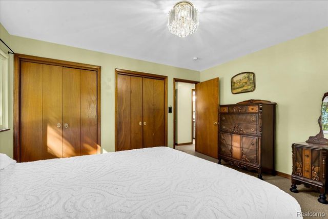 26215 ALLEN Road, Woodhaven, MI 48183