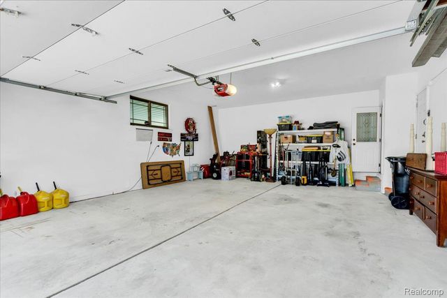 26215 ALLEN Road, Woodhaven, MI 48183