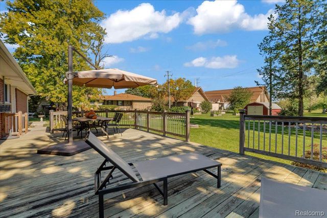 26215 ALLEN Road, Woodhaven, MI 48183