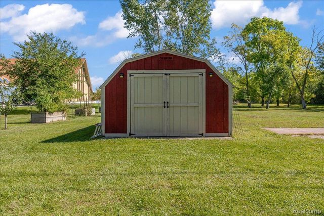 26215 ALLEN Road, Woodhaven, MI 48183