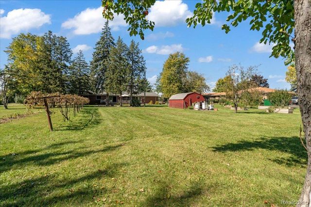 26215 ALLEN Road, Woodhaven, MI 48183