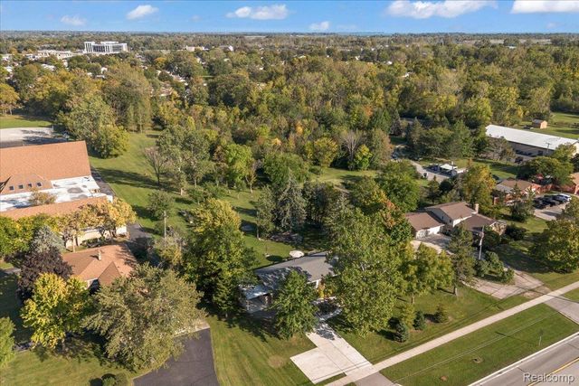 26215 ALLEN Road, Woodhaven, MI 48183