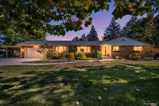 26215 ALLEN Road, Woodhaven, MI 48183