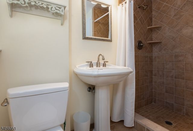 35 Rock Road West, Green Brook Twp., NJ 08812