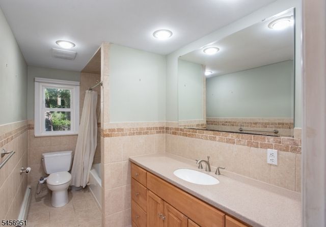 35 Rock Road West, Green Brook Twp., NJ 08812
