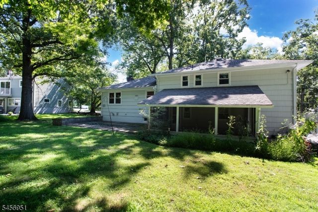 35 Rock Road West, Green Brook Twp., NJ 08812