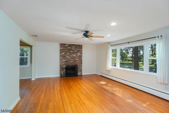 35 Rock Road West, Green Brook Twp., NJ 08812