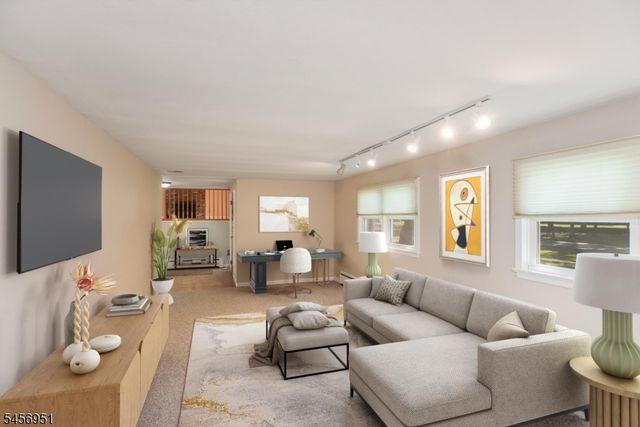 35 Rock Road West, Green Brook Twp., NJ 08812
