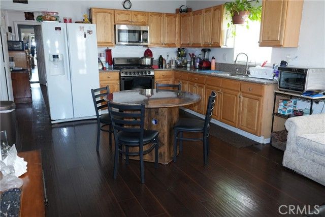 611 W 91st, Los Angeles, CA 90044