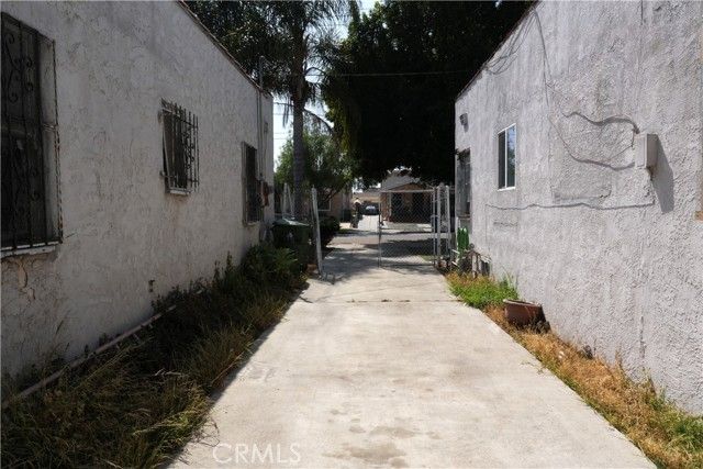 611 W 91st, Los Angeles, CA 90044