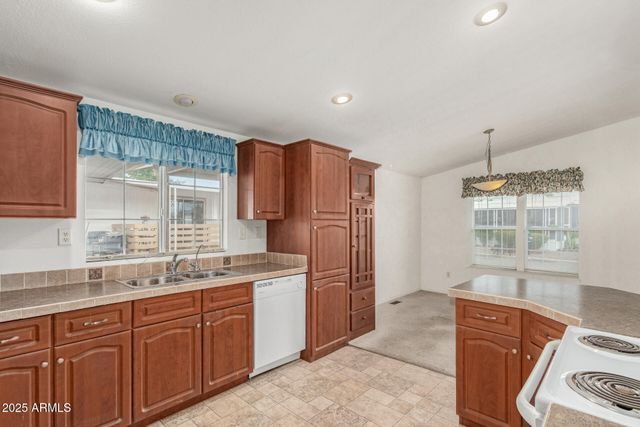 201 S GREENFIELD Road 17, Mesa, AZ 85206