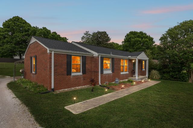 110 Pleasant Dr, Columbia, TN 38401