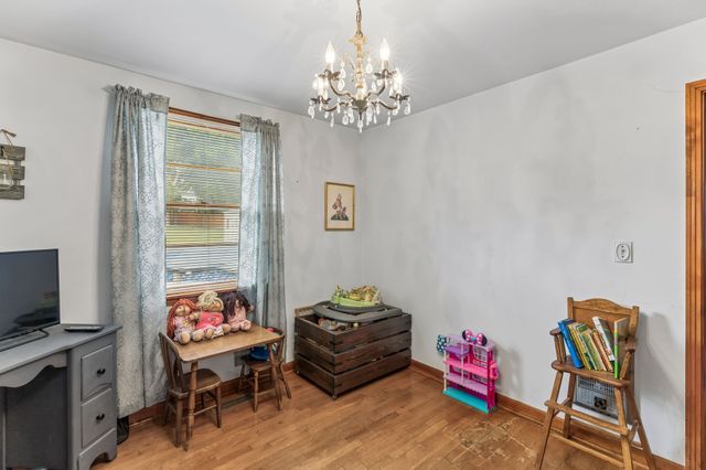 110 Pleasant Dr, Columbia, TN 38401