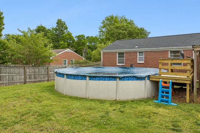 110 Pleasant Dr, Columbia, TN 38401