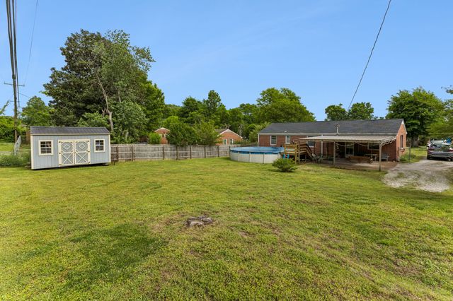 110 Pleasant Dr, Columbia, TN 38401