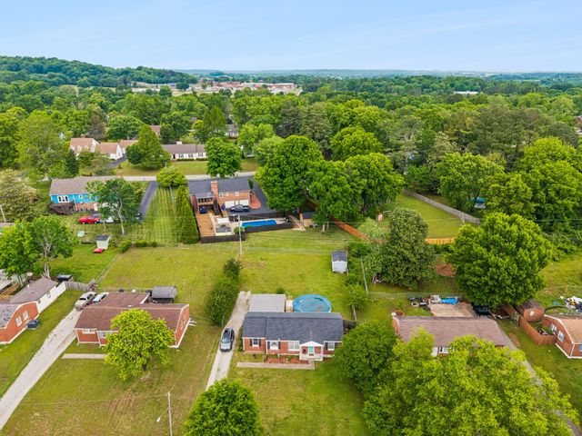 110 Pleasant Dr, Columbia, TN 38401