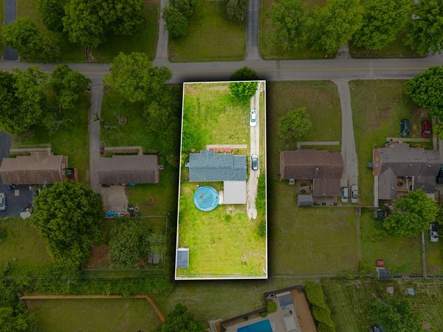 110 Pleasant Dr, Columbia, TN 38401