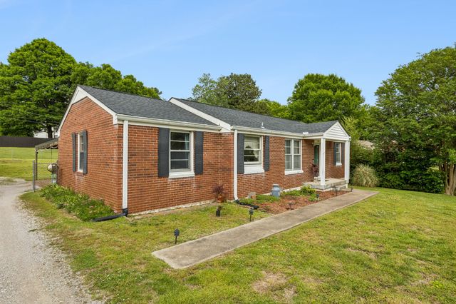 110 Pleasant Dr, Columbia, TN 38401