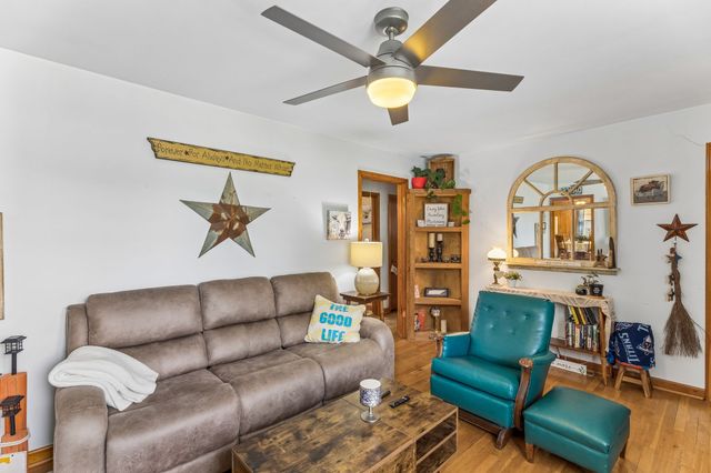 110 Pleasant Dr, Columbia, TN 38401