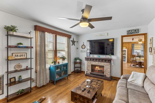 110 Pleasant Dr, Columbia, TN 38401
