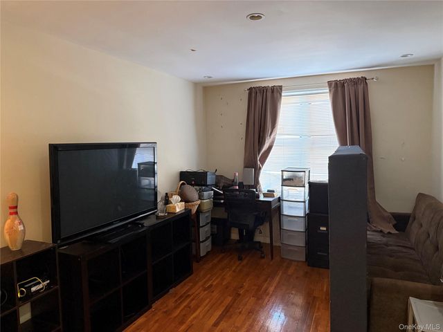 632 Warburton Ave. 5E, Yonkers, NY 10701