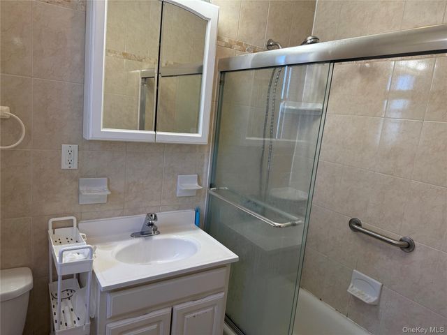 632 Warburton Ave. 5E, Yonkers, NY 10701