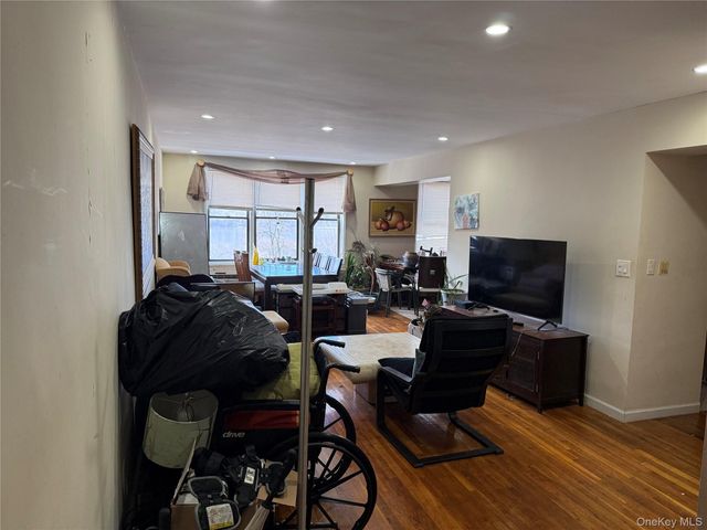 632 Warburton Ave. 5E, Yonkers, NY 10701