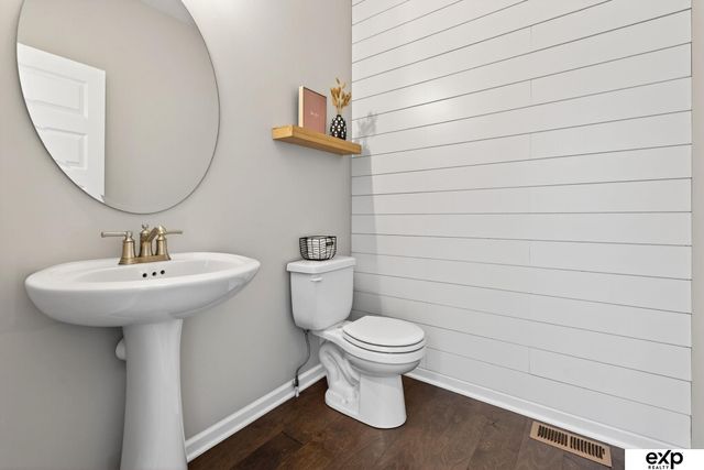 16863 Cary Street, Omaha, NE 68136