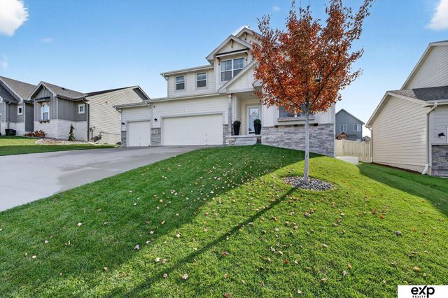 16863 Cary Street, Omaha, NE 68136