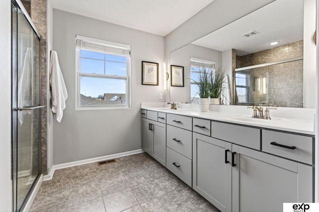 16863 Cary Street, Omaha, NE 68136