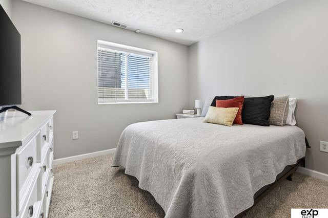 16863 Cary Street, Omaha, NE 68136