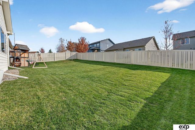 16863 Cary Street, Omaha, NE 68136