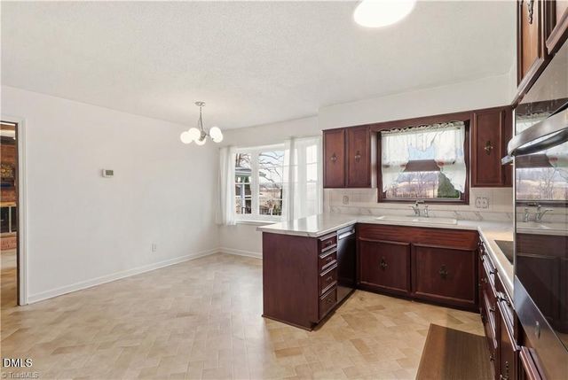 3160 Shaftesbury Lane, Winston Salem, NC 27105