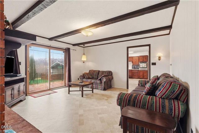 3160 Shaftesbury Lane, Winston Salem, NC 27105