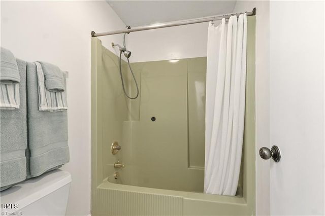 3160 Shaftesbury Lane, Winston Salem, NC 27105