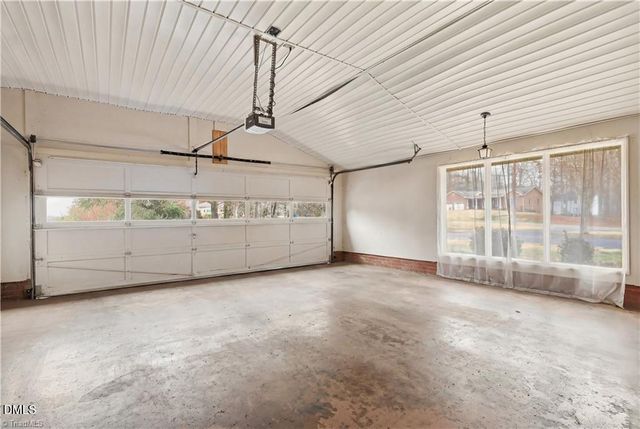 3160 Shaftesbury Lane, Winston Salem, NC 27105