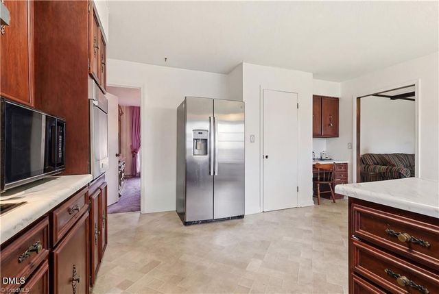 3160 Shaftesbury Lane, Winston Salem, NC 27105