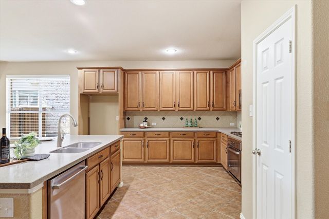 9724 Gessner Drive, Fort Worth, TX 76244