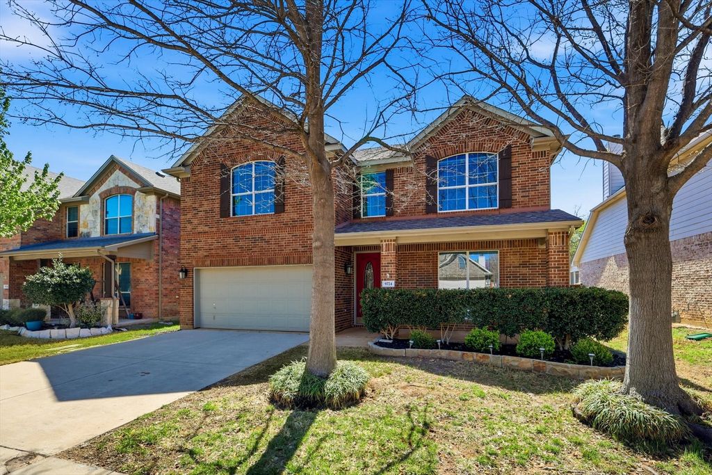 9724 Gessner Drive, Fort Worth, TX 76244