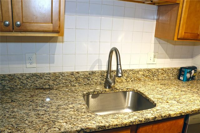 50 Carnation Street B6, Pawtucket, RI 02860