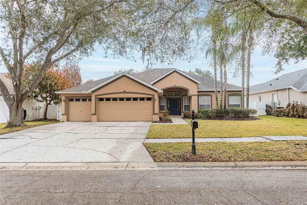 Image 4 of property listing at 2706 DURANT TRAILS BOULEVARD, Dover, FL 33527