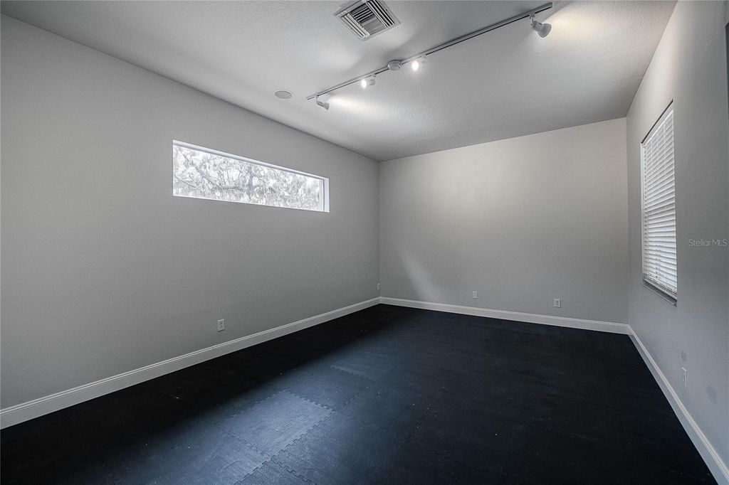 Image 41 of property listing at 2706 DURANT TRAILS BOULEVARD, Dover, FL 33527