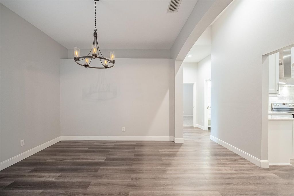 Image 9 of property listing at 2706 DURANT TRAILS BOULEVARD, Dover, FL 33527