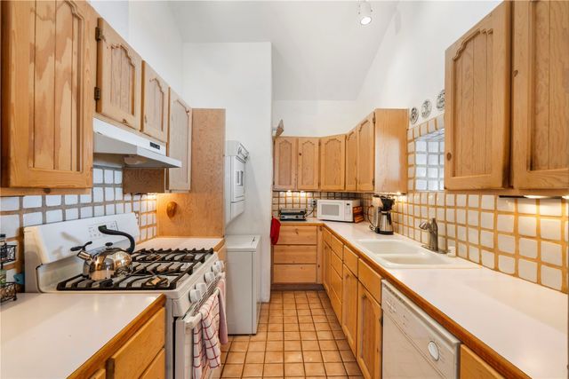 614 Paseo De Peralta, Santa Fe, NM 87501
