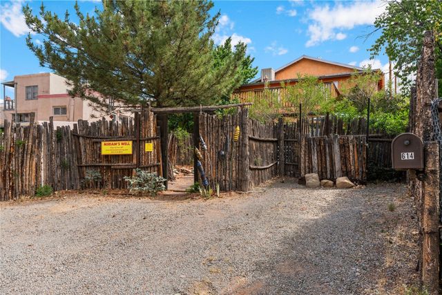 614 Paseo De Peralta, Santa Fe, NM 87501