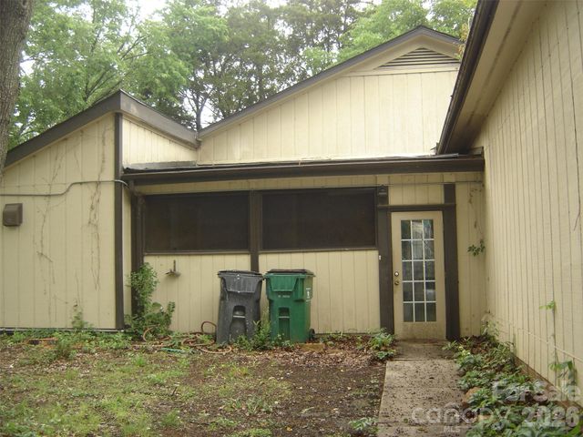 11832 Moonridge Drive, Charlotte, NC 28226