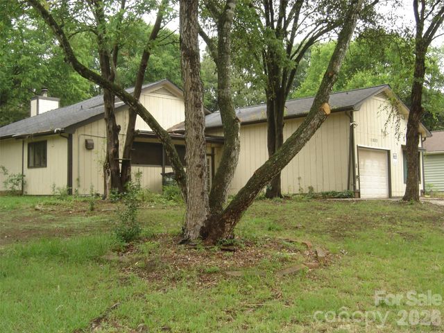 11832 Moonridge Drive, Charlotte, NC 28226