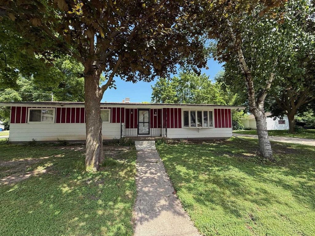 2120 CRANE STREET, Oshkosh, WI 54901