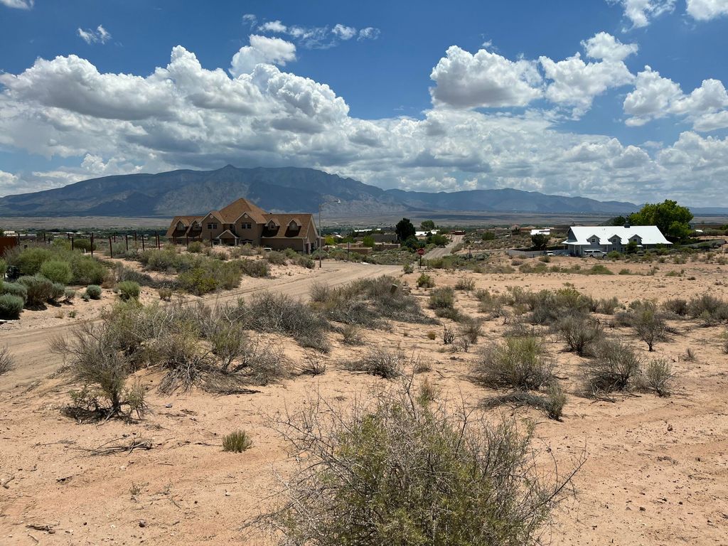 5424 Vera Cruz Road NE, Rio Rancho, NM 87144